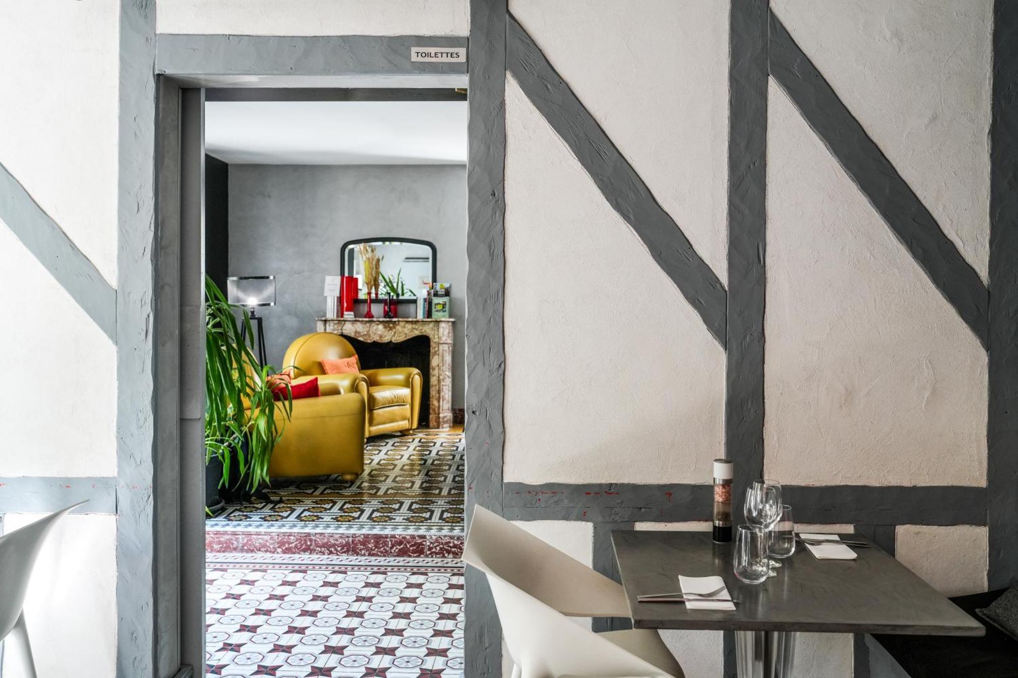 Logis Hotel & Restaurant Le Cadet De Gascogne Saint-Justin  Dış mekan fotoğraf