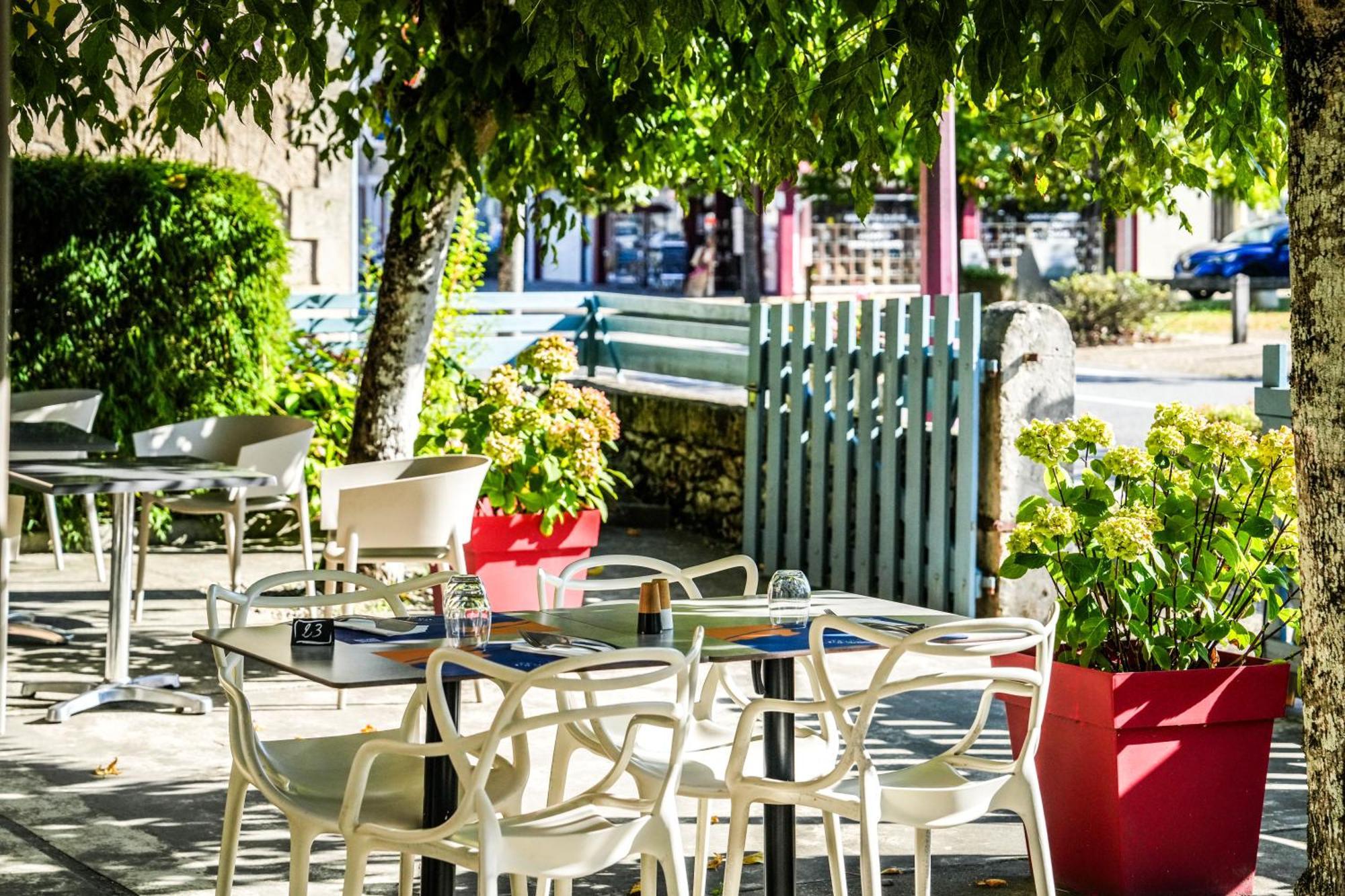 Logis Hotel & Restaurant Le Cadet De Gascogne Saint-Justin  Dış mekan fotoğraf