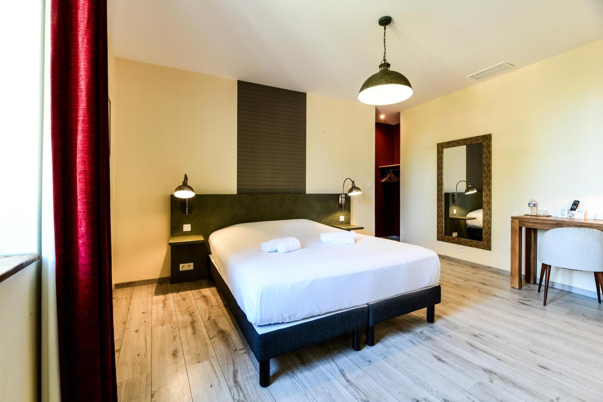 Logis Hotel & Restaurant Le Cadet De Gascogne Saint-Justin  Dış mekan fotoğraf