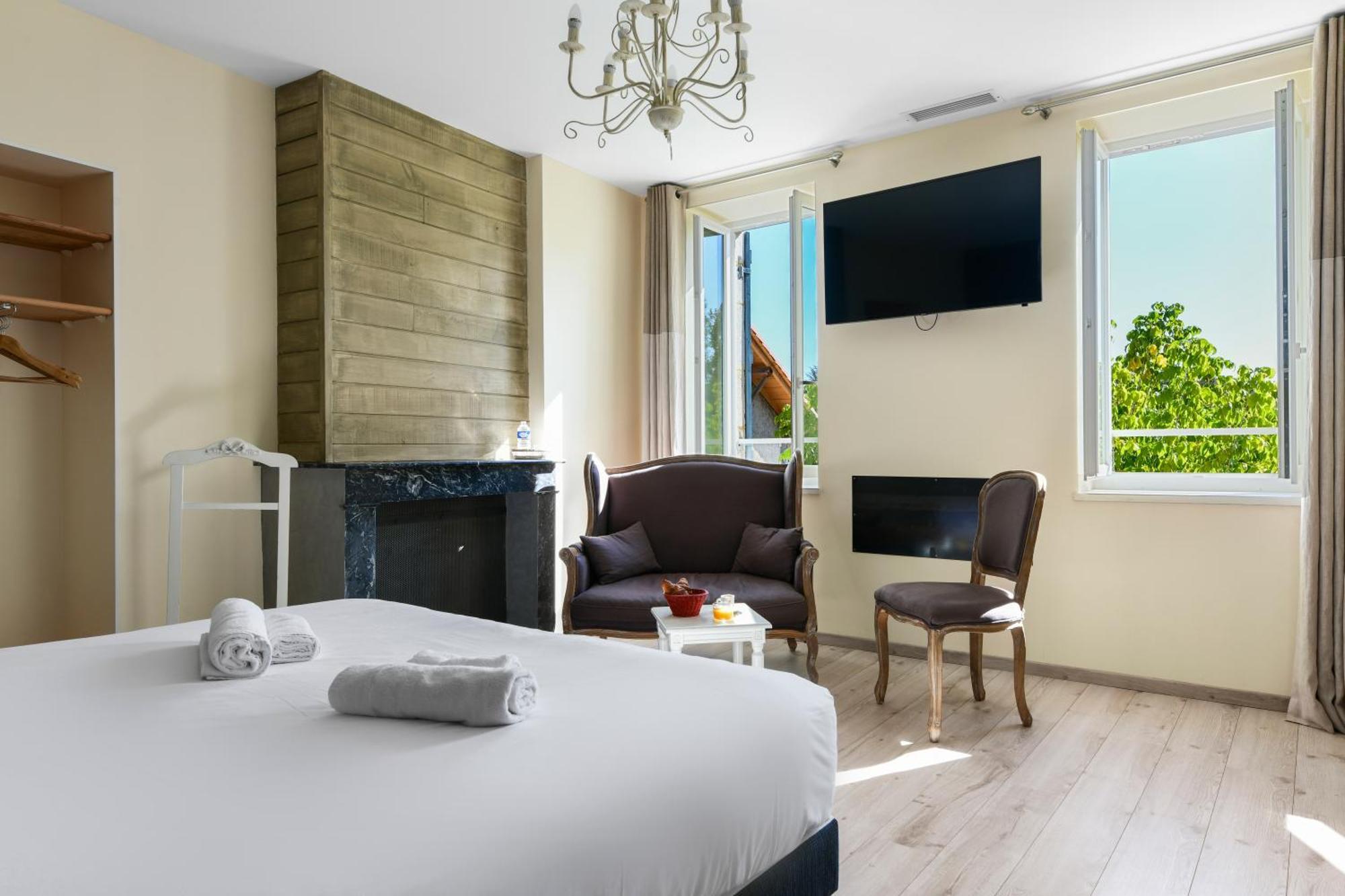 Logis Hotel & Restaurant Le Cadet De Gascogne Saint-Justin  Dış mekan fotoğraf